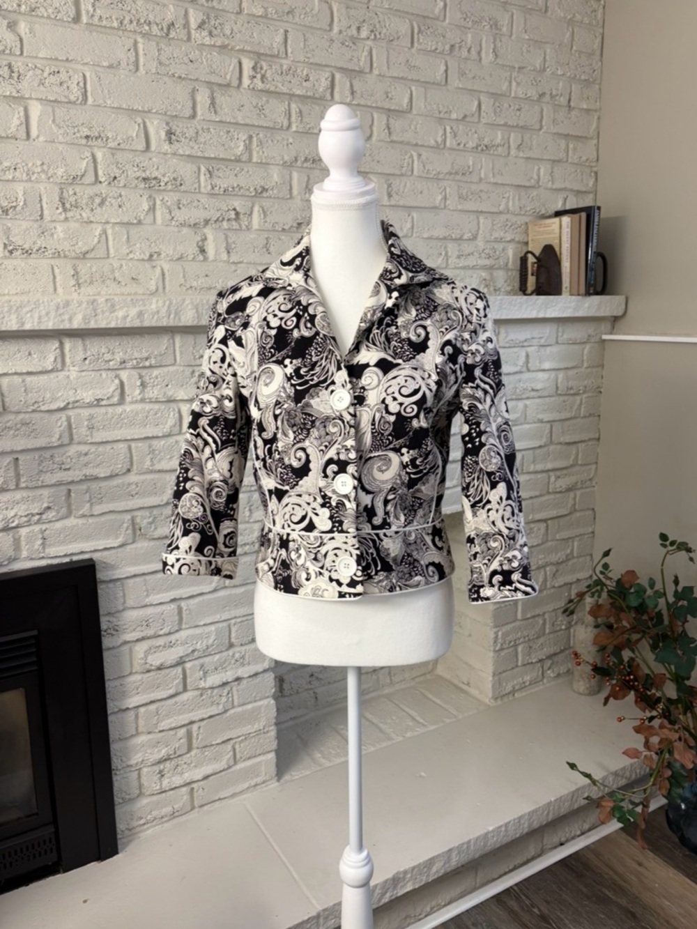 Deane & White Black White Paisley Cropped Blazer Jacket Size 6